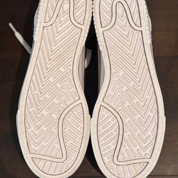 WOMEN'S NIKE COURT LEGACY LIFT PLATFORM SNEAKERS- Size 8.5 - Picture 4 of 5